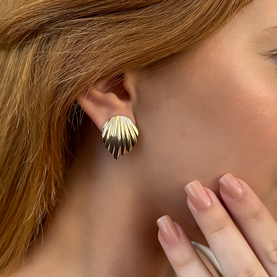 Brinco Concha Texturizada Orgânica Folheado a Ouro 18K