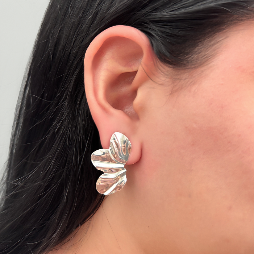 Brinco Flor Orgânica Folheado a Prata