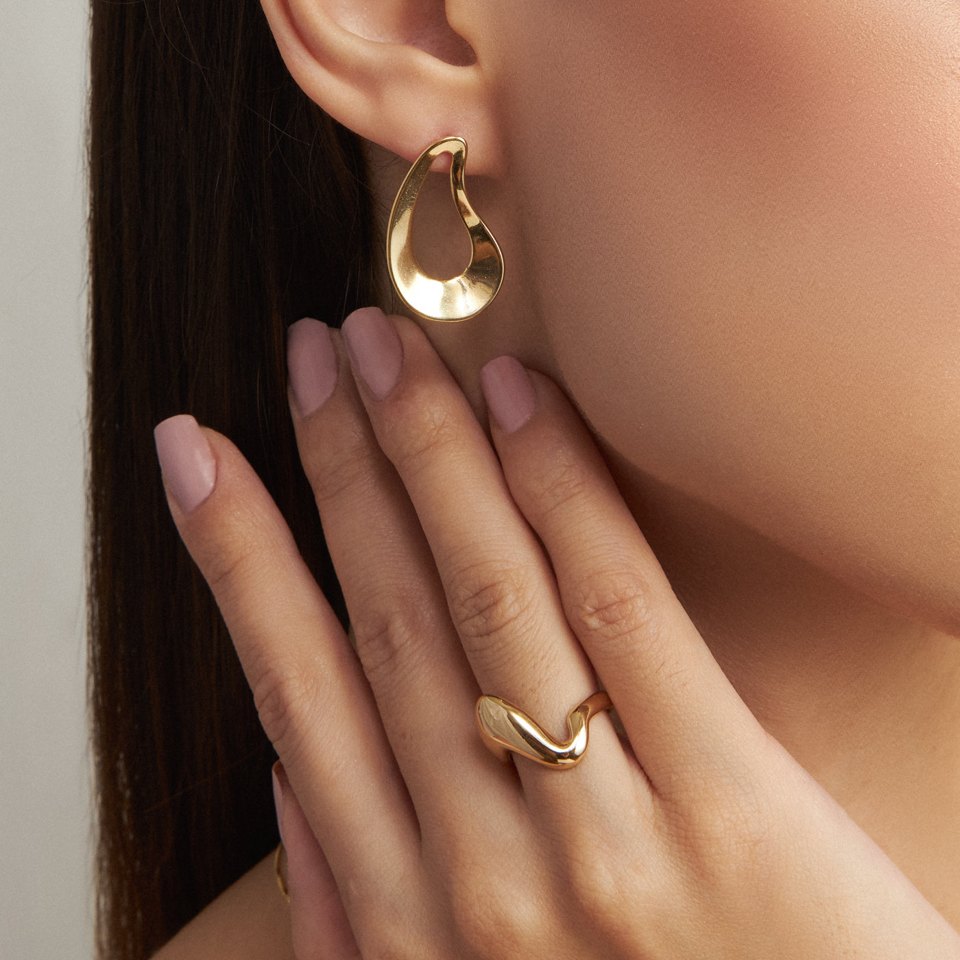 Anel Regulável Orgânico Curva Folheado a Ouro 18k