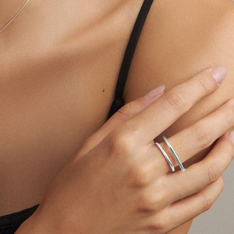 Anel Regulável Duas Voltas Quadrada e Redonda Folheado a Prata