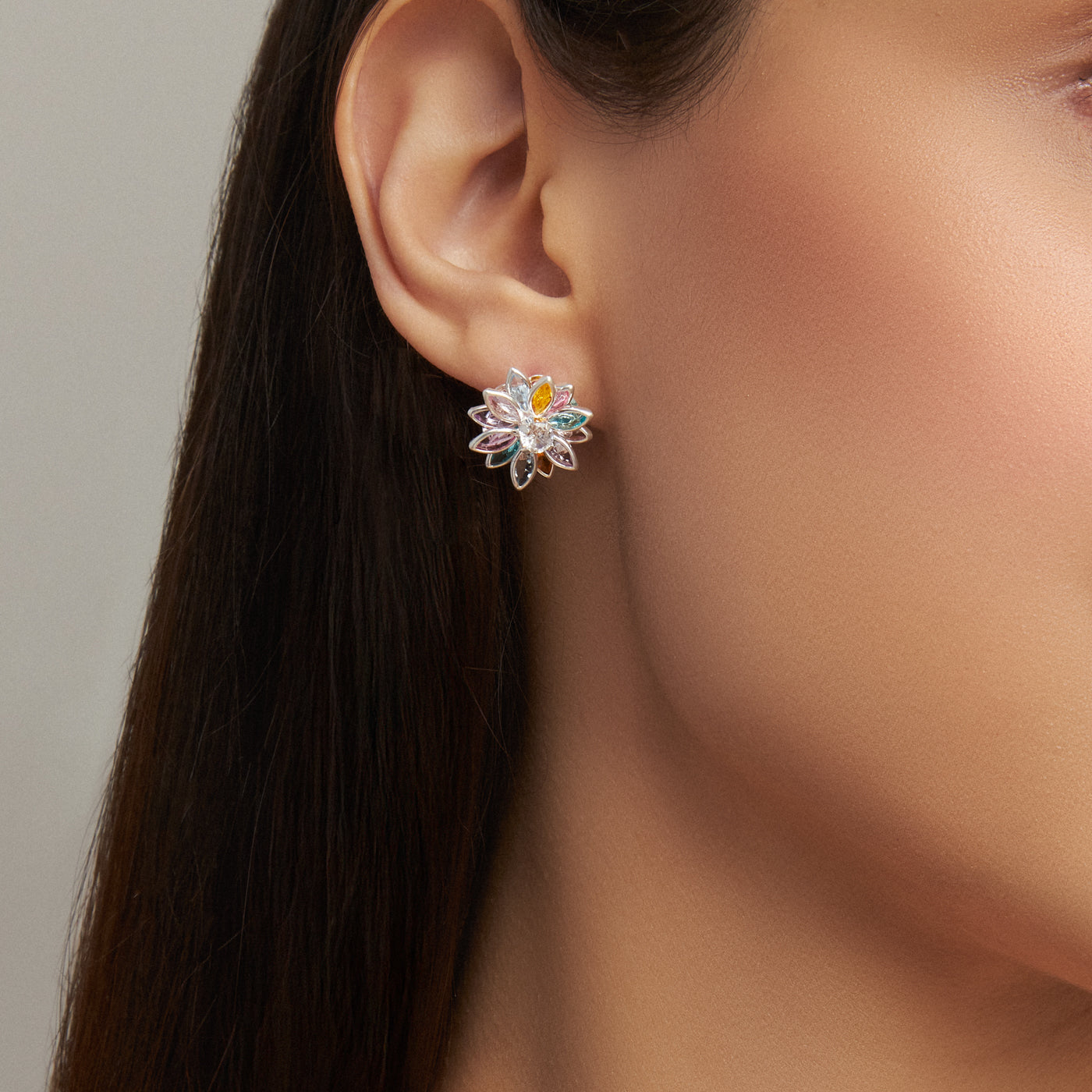 Brinco Flor de Cristal Colorida Folheado a Prata