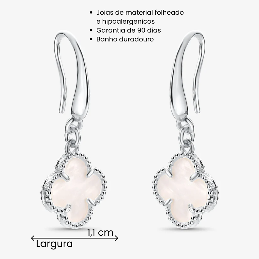 Brinco Trevo Branco Gancho Folheado a Prata
