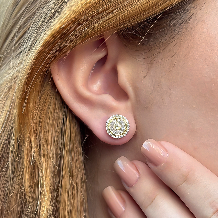 Brinco Flor Margarida Borda Cravejada Folheado a Ouro 18K