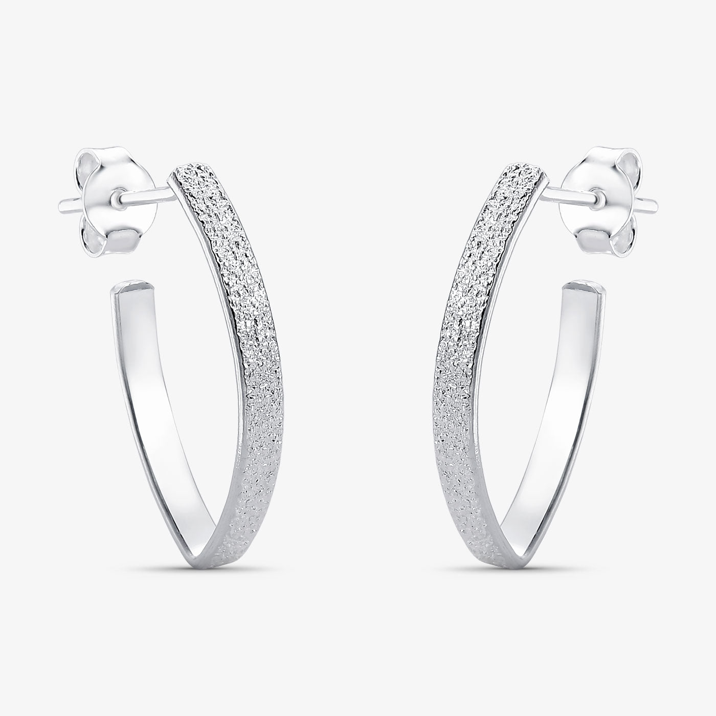 Brinco Oval Texturizado Folheado a Prata