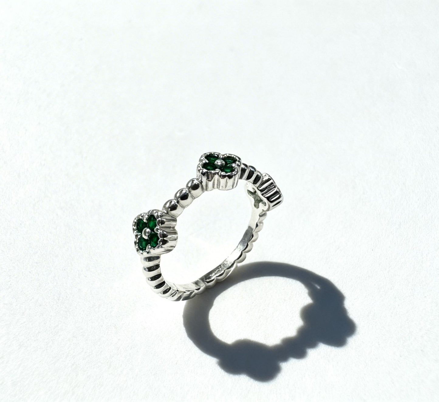 Anel Trevo Verde Folheado a Prata