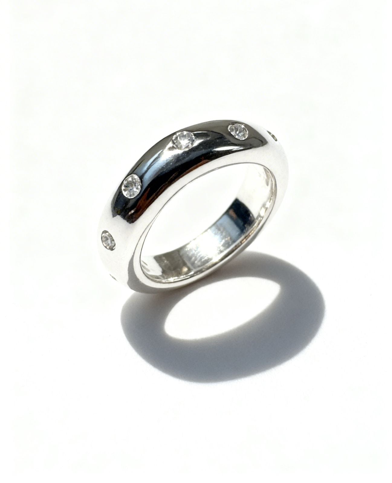 Anel Ondulado Cristais Folheado a Prata