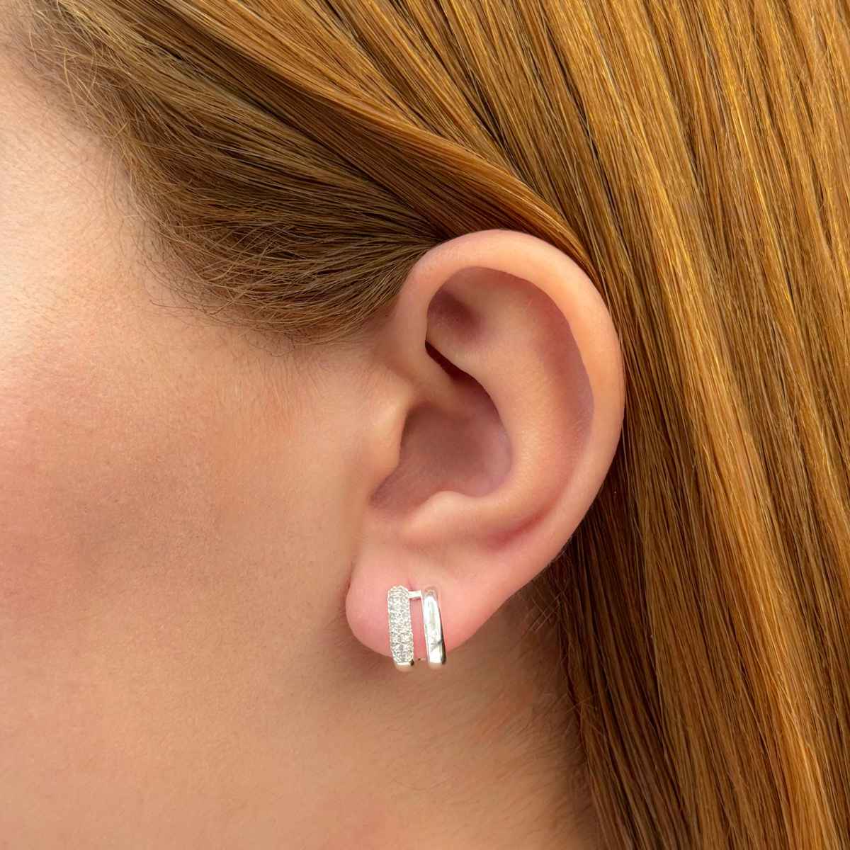 Brinco Duas Voltas Borda Cravejada Folheado a Prata