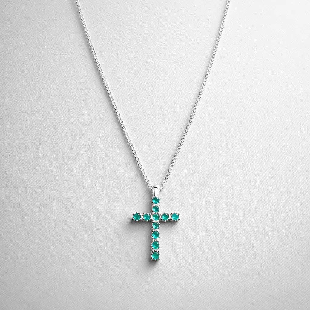 Colar Cruz Verde Borda Cravejada Folheado a Prata