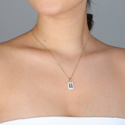 Colar Nossa Senhora com Moldura Cravejada Folheado a Ouro 18k