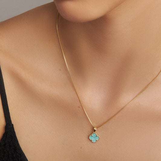Colar Trevo Azul Piscina Folheado a Ouro 18k