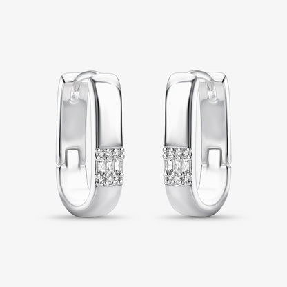 Brinco Oval Borda Cravejada Folheado a Prata