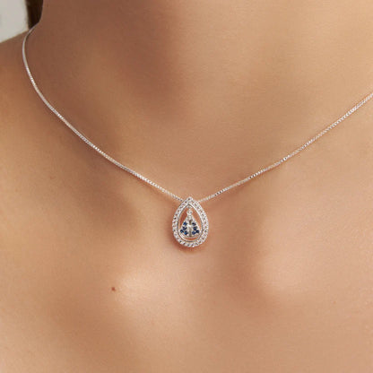 Colar Gota Nossa Senhora Manto Azul Cravejado Folheado a Prata
