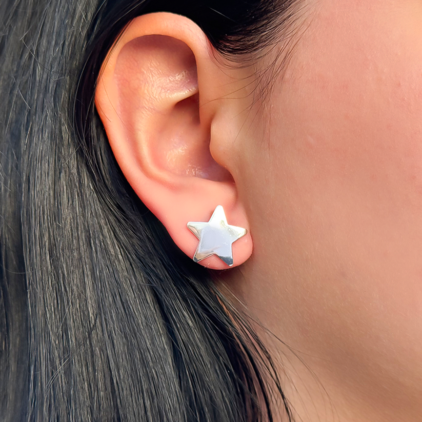 Brinco Estrela Lisa Folheado a Prata