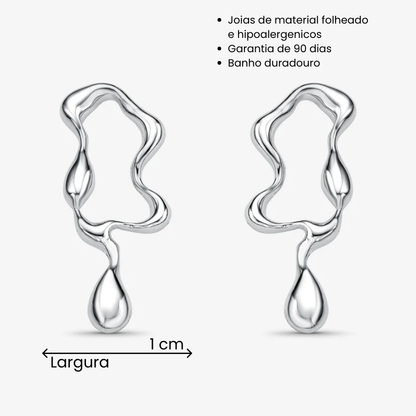 Brinco Formato Orgânico Folheado a Prata