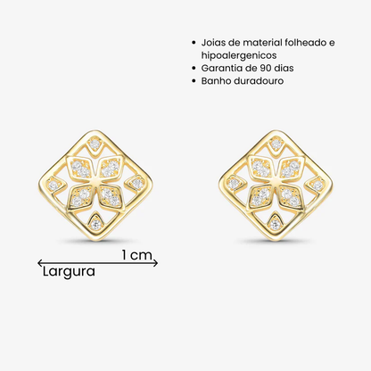 Brinco Quadrado com Flor Cravejada Folheado a Ouro 18K