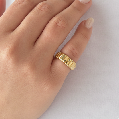 Anel Regulável Texturizado Folheado a Ouro 18k