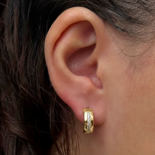 Brinco Argola linha de zircônia Folheado a Ouro 18k