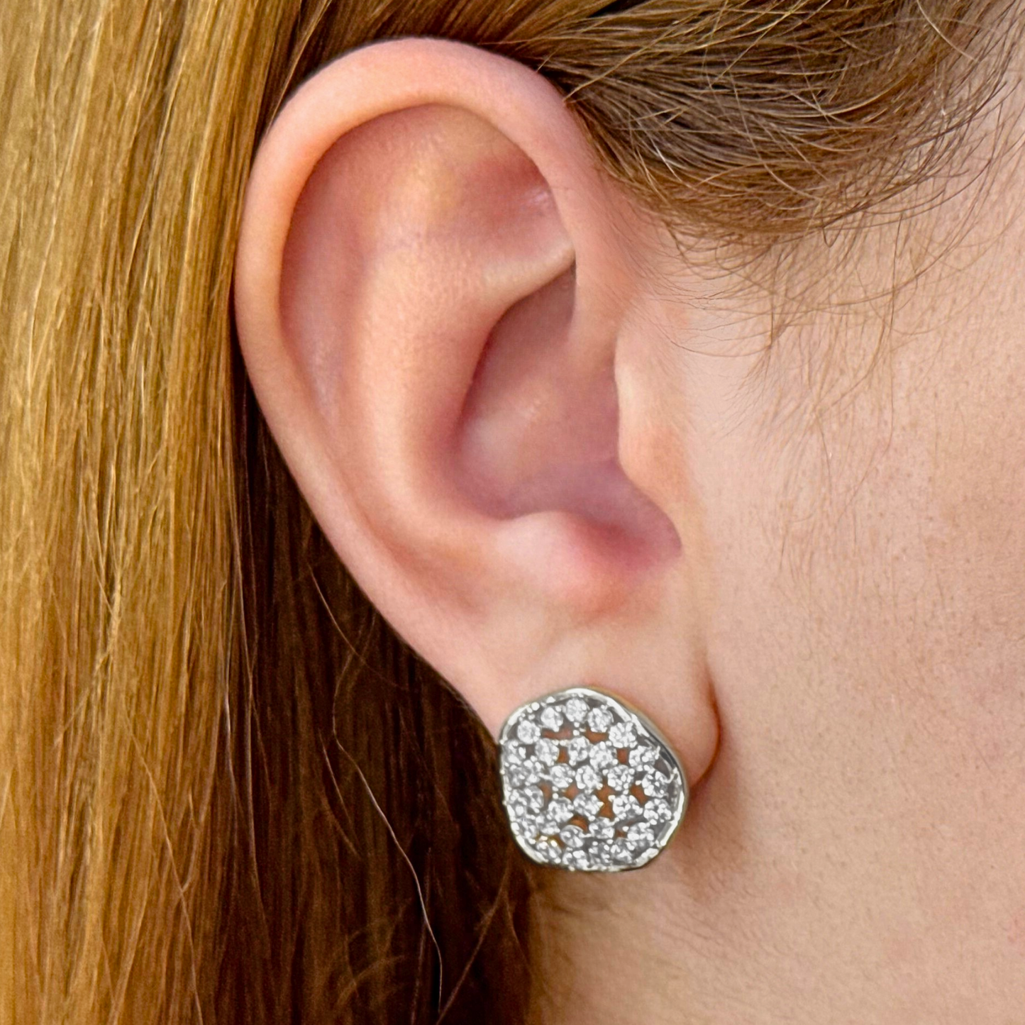 Brinco Escudo de Cristais Folheado a Prata