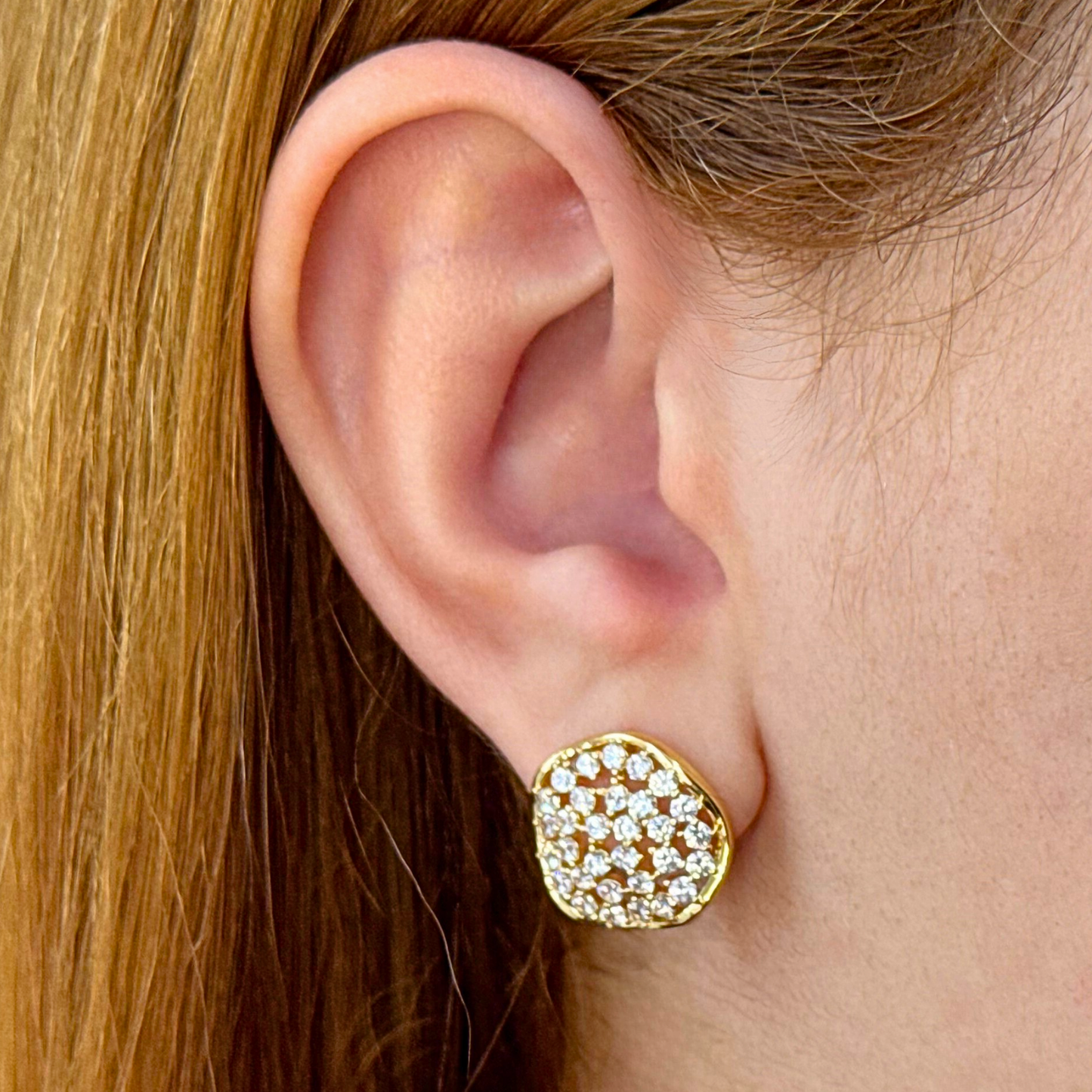 Brinco Escudo de Cristais Folheado a Ouro 18k