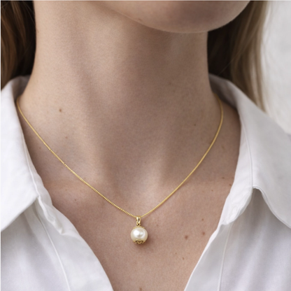 Colar Pingente de Perola Onamentada com Flor Folheado a Ouro 18k