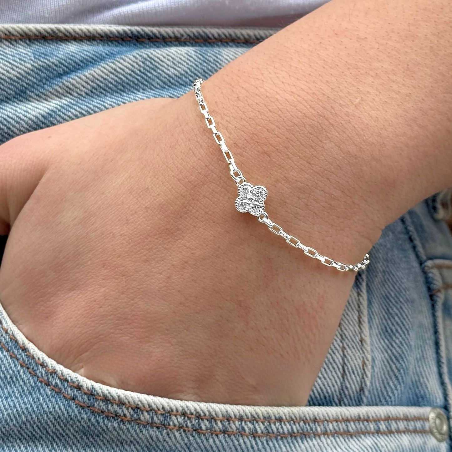 Pulseira Elo Quadrado Trevo de Cristal Folheado a Prata