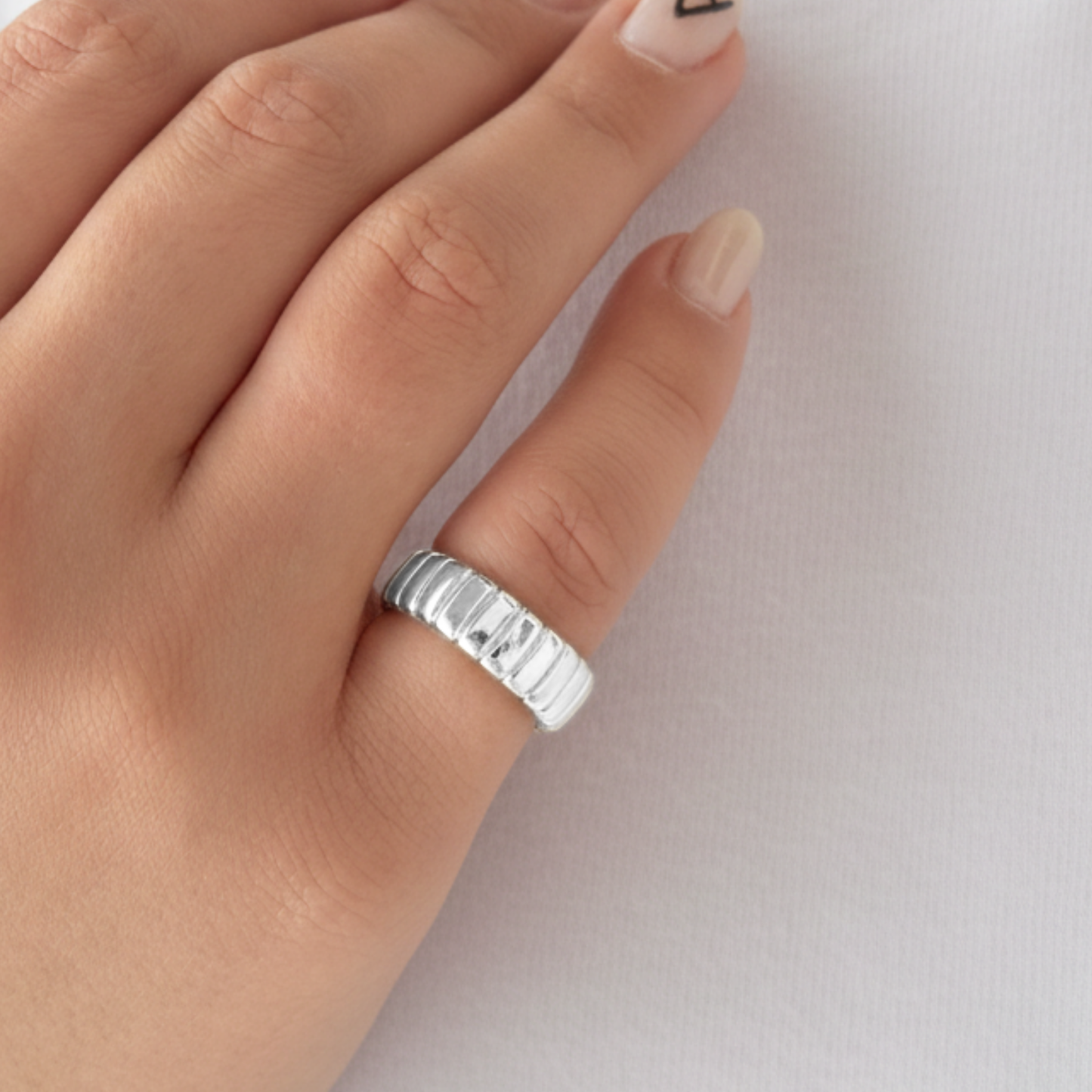 Anel Regulável Texturizado Folheado a Prata