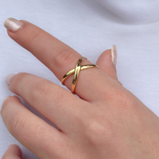 Anel Infinito Cruzado Folheado a Ouro 18k
