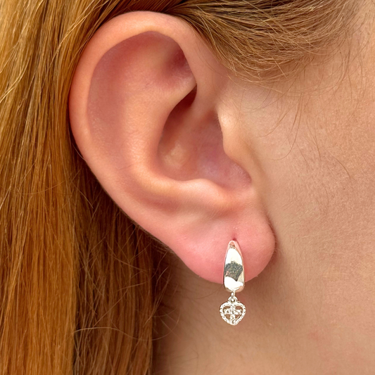 Argola Coração e Cruz Cravejada Folheado a Prata