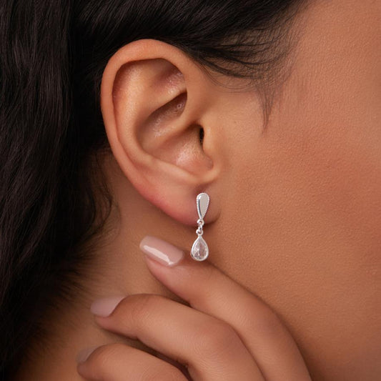 Brinco Gota Borda Pontilhada Folheado a Prata