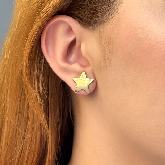 Brinco Estrela Lisa Folheado a Ouro 18k