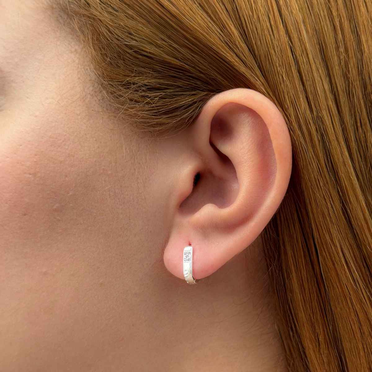 Brinco Argola Articulada com Zircônias Folheado a Prata