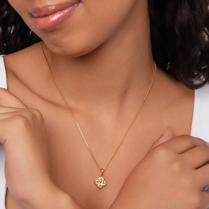 Colar Entrelaçado Cravejado Folheado a Ouro 18k